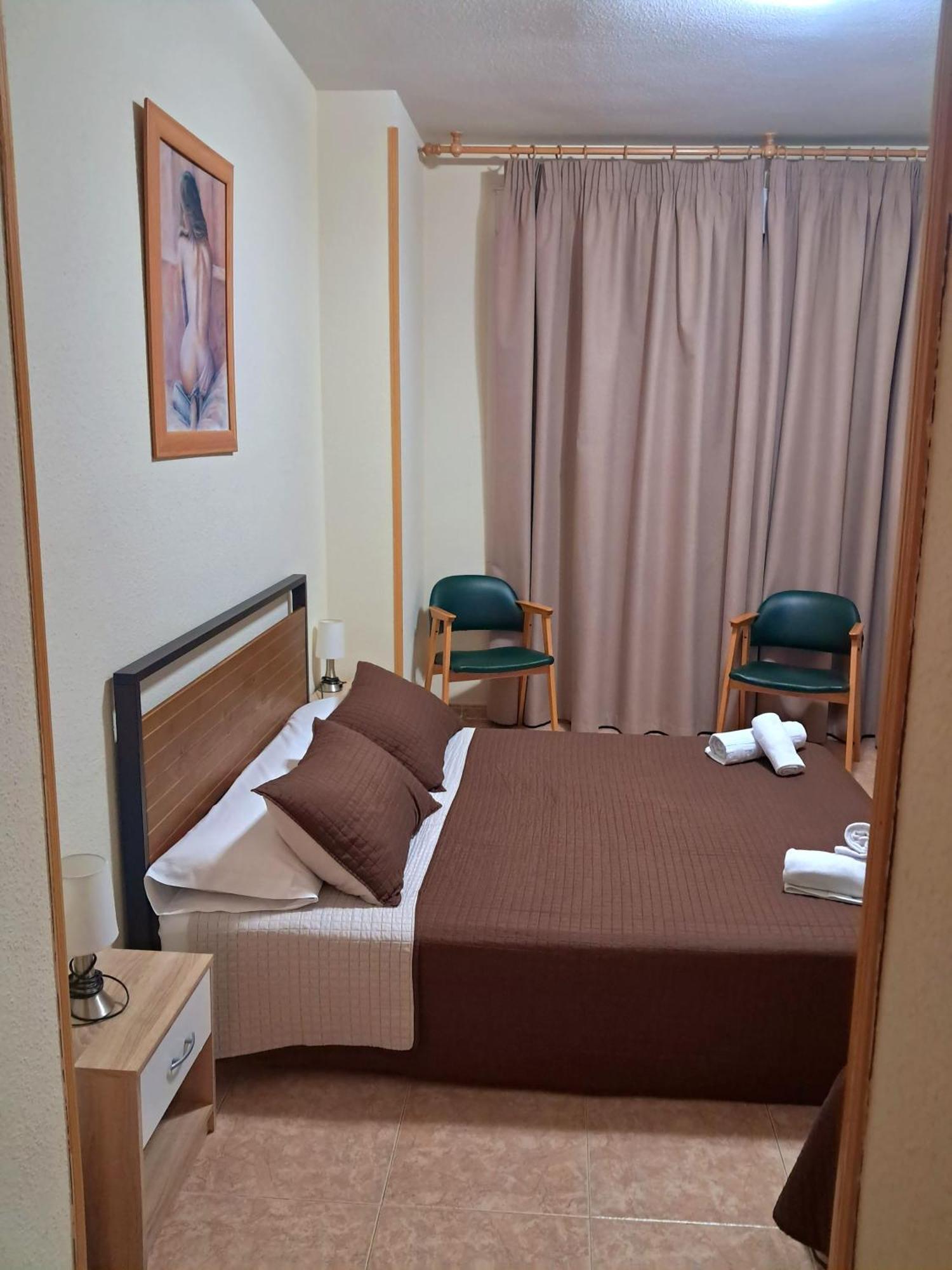 Hostal Dona Maria บัลเดโมโร ภายนอก รูปภาพ